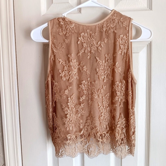 Ellen Tracy Ladies Lace sleeveless top. Size small - Picture 1 of 4